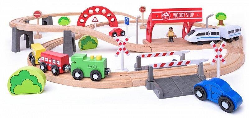 Vláčkodráha Woody Vláčkodráha s elektrickou mašinkou a viaduktem