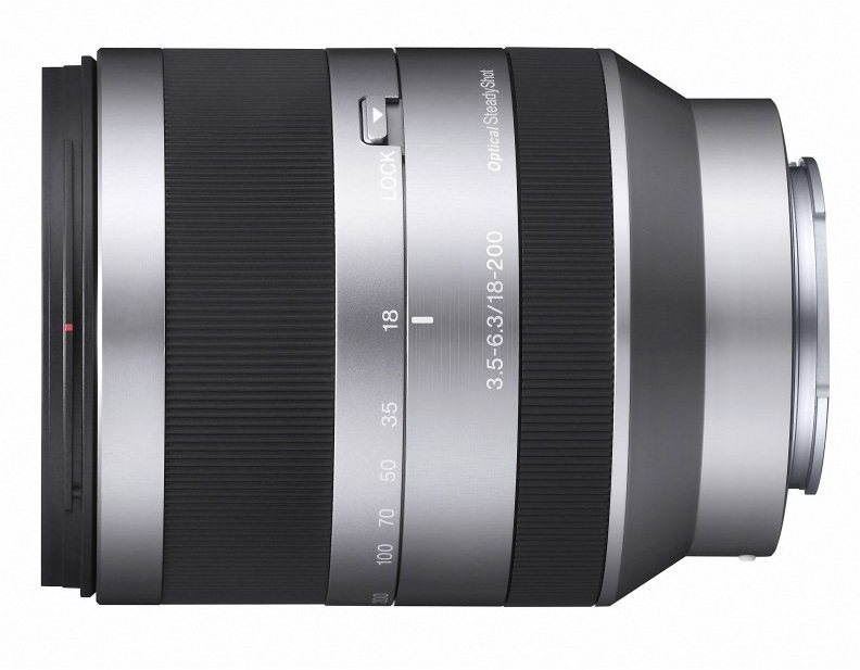 Objektiv Sony 18-200mm f/3.5-6.3 stříbrný