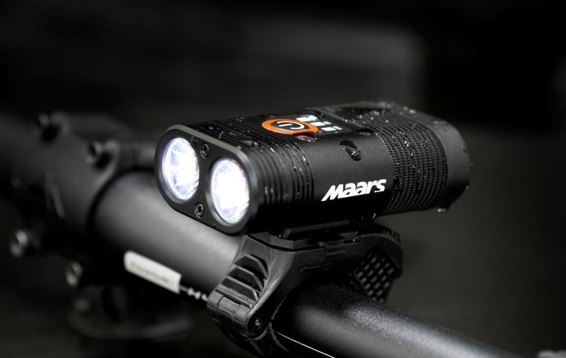 Profesionální výkonná cyklo svítilna MAARS MR 701D, světelný tok 600lm, 6W